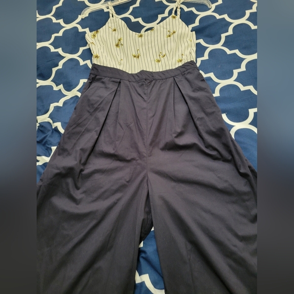 Blue and White Jumpsuit. Size M - Picture 5 of 6